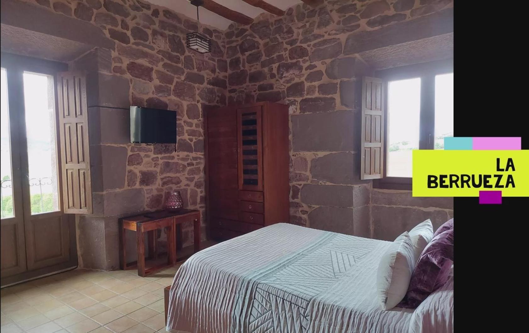 Hostal Rural Ioar Sorlada Екстериор снимка